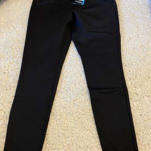 Hue leggings Size Small. Black. NWT